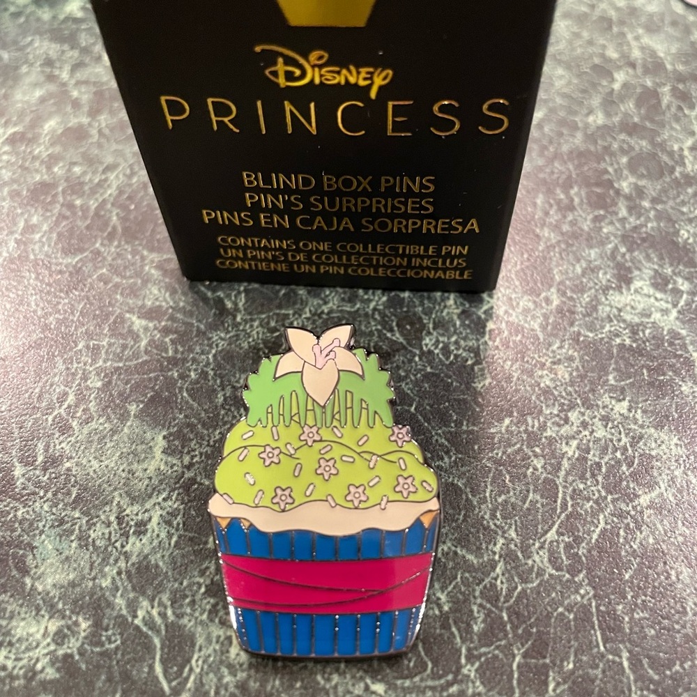 Disney Princess Cupcake pin- Mulan